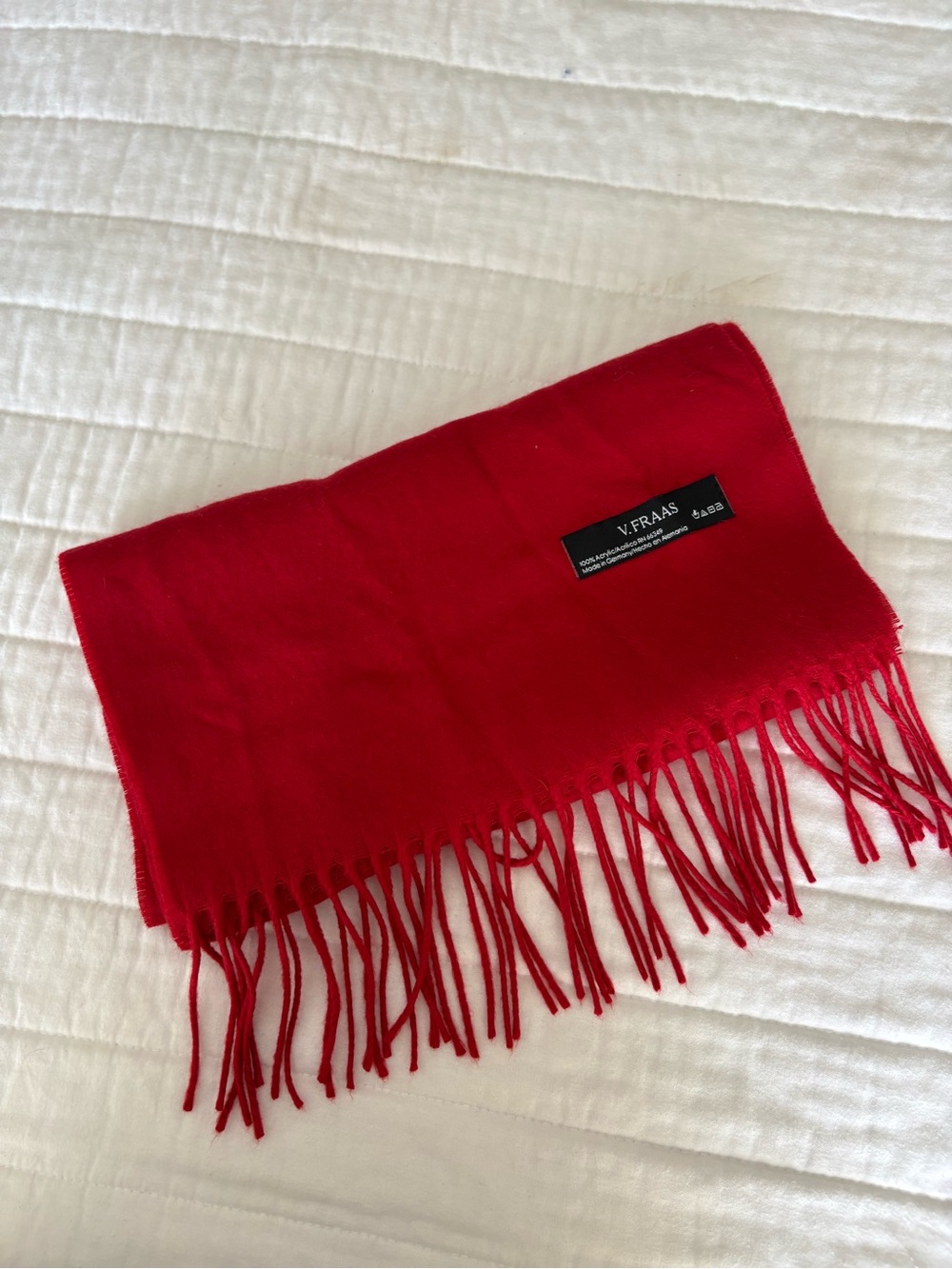 V. FRAAS Vibrant Red Soft Acrylic Scarf